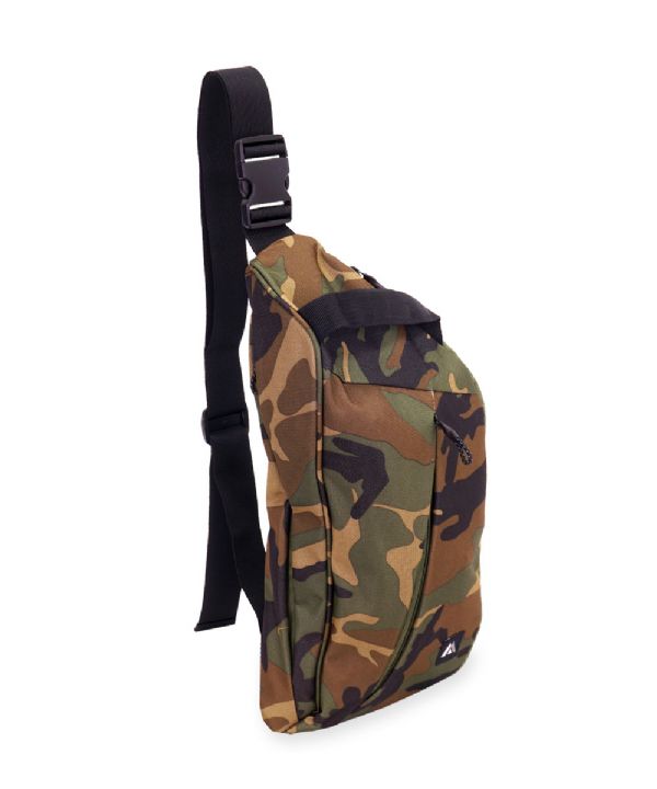 EVEREST WOODLAND CAMO SLING MESSENGER BAG